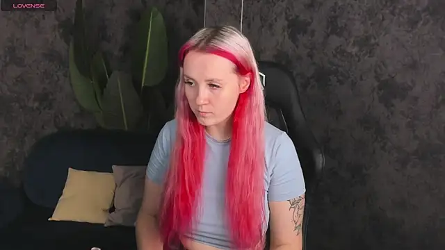 Joyce Howard online show from 11/20/25, 02:45