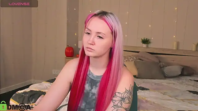 Joyce Howard online show from 11/22/25, 01:59