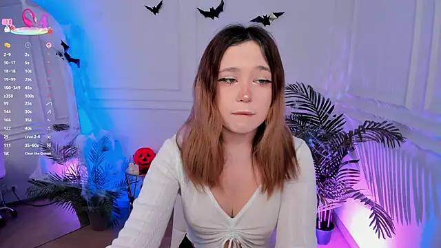 Lina Glow online show from 10/30/25, 06:48