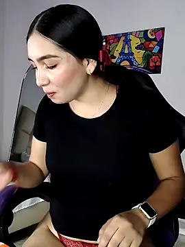 laura  carmona online show from 09/26/25, 12:09