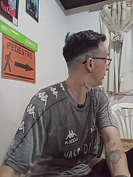 dinho carioca online show from 11/12/25, 01:55