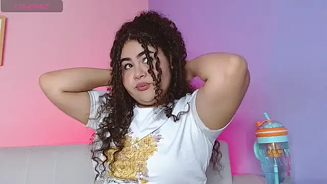 lourdes moon22 online show from 10/16/25, 01:01