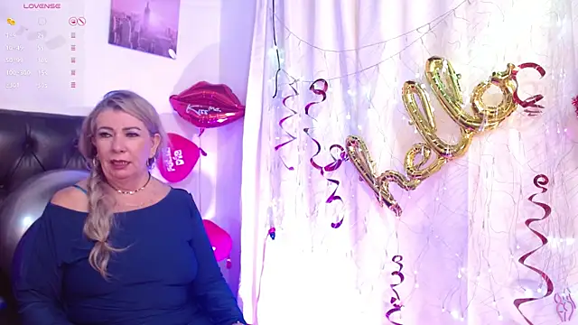 Snapshot of _SARAI_DUPONT chatting on 02/10/25, 01:24 SARAI DUPONT online show from 02/10/25, 01:24