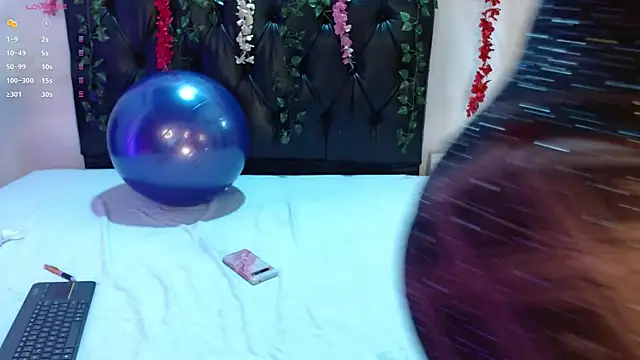 Snapshot of _SARAI_DUPONT chatting on 03/08/25, 12:11 SARAI DUPONT online show from 03/08/25, 12:11