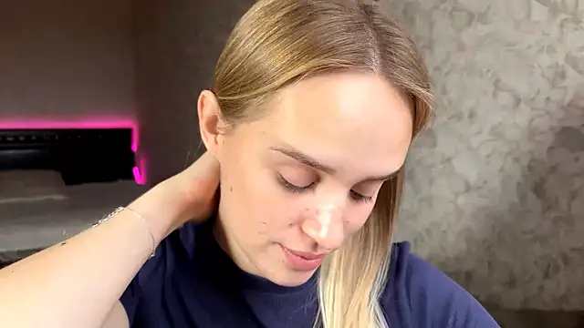 ElisabetLorney online show from 10/21/25, 07:53