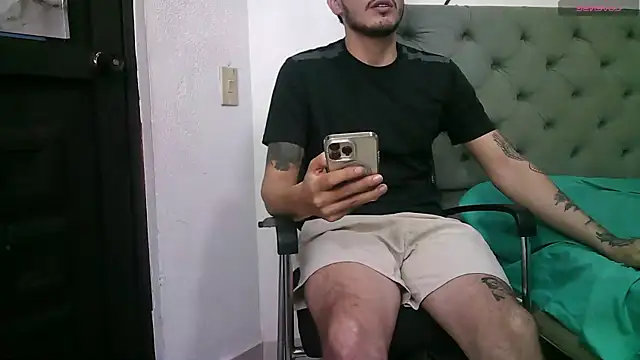 g0lden boss online show from 10/21/25, 05:30