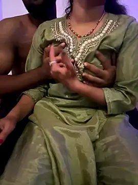 Snapshot of Naughty_couple_live chatting on 11/03/25, 10:38 Naughty couple live online show from 11/03/25, 10:38