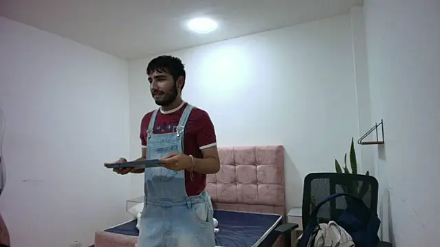 Ares Alpha online show from 11/11/25, 06:52