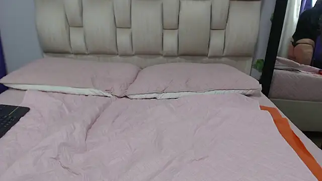 NoelleHartley online show from 09/11/25, 12:38