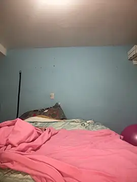 Snapshot of wondeful_lee9 chatting on 10/13/25, 12:21 wondeful lee9 online show from 10/13/25, 12:21