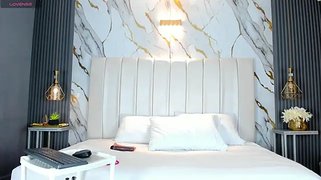 AariaLove online show from 11/14/25, 05:11