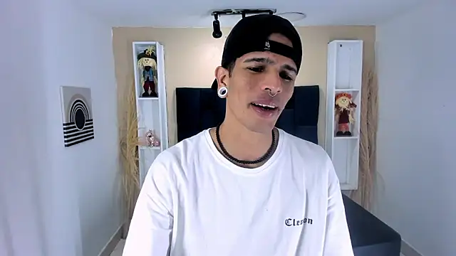 Franvill Trato online show from 10/10/25, 07:35