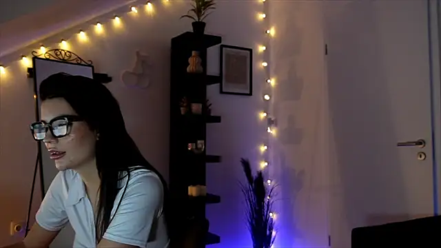 SophieFleur online show from 10/25/25, 05:51