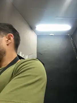 Snapshot of Darg98 chatting on 09/30/25, 05:45 Darg98 online show from 09/30/25, 05:45