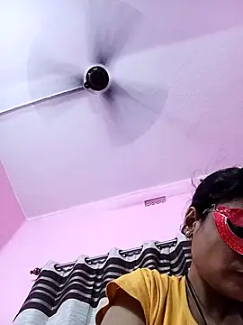 Snapshot of Gullapi chatting on 10/05/25, 07:34 Gullapi online show from 10/05/25, 07:34