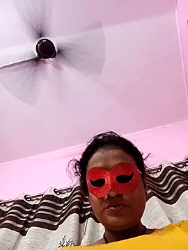 Snapshot of Gullapi chatting on 10/07/25, 02:42 Gullapi online show from 10/07/25, 02:42