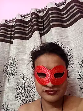 Snapshot of Gullapi chatting on 11/11/25, 09:53 Gullapi online show from 11/11/25, 09:53