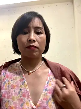 Hello Linchii online show from 10/19/25, 01:23