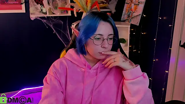 Penny Stanley online show from 10/30/25, 01:40