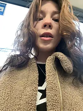 Mimiumuy online show from 10/18/25, 02:18