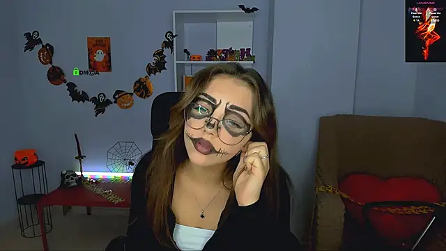 keylas moan online show from 10/31/25, 10:27