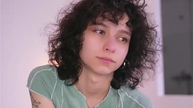 MimiLicks online show from 11/06/25, 10:05