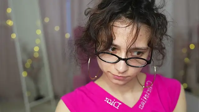 MimiLicks online show from 11/18/25, 09:25