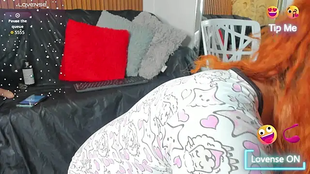 Snapshot of EvamilfXXX chatting on 11/16/25, 04:51 EvamilfXXX online show from 11/16/25, 04:51