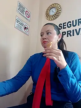 Hannah-colx online show from 10/11/25, 03:21