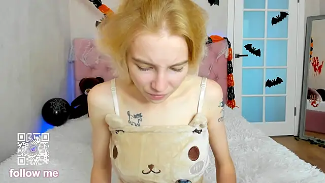 Pink Lila18 online show from 11/03/25, 08:37