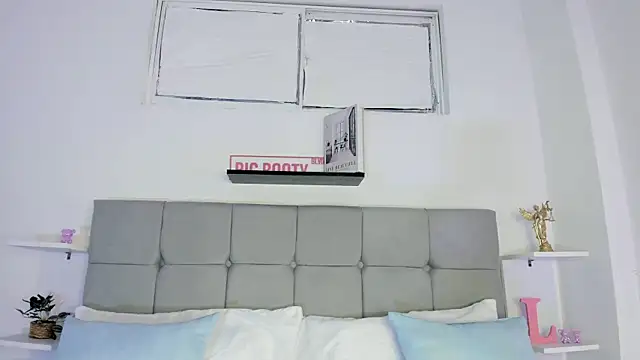 Sarahlopezz online show from 10/07/25, 04:31