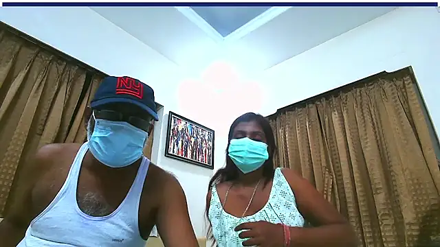 Snapshot of Rashikamalhotra chatting on 10/22/25, 12:05 Rashikamalhotra online show from 10/22/25, 12:05