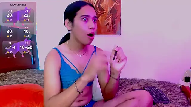 Ashleypetite  online show from 10/22/25, 07:35