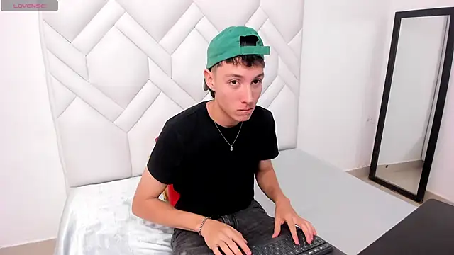 LittleDanny  online show from 11/03/25, 07:37