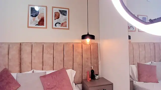 Karina Harris online show from 11/20/25, 12:49