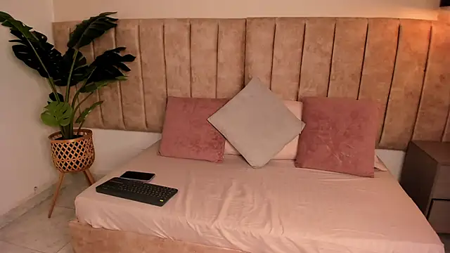 Karina Harris online show from 11/21/25, 12:37