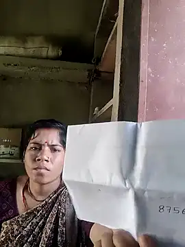 Snapshot of Idhika_Handoo chatting on 09/13/25, 10:26 Idhika Handoo online show from 09/13/25, 10:26