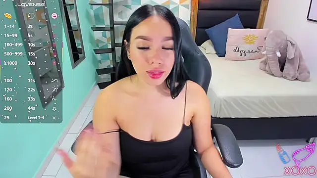 MOLLYSPENCER1 online show from 10/28/25, 07:16