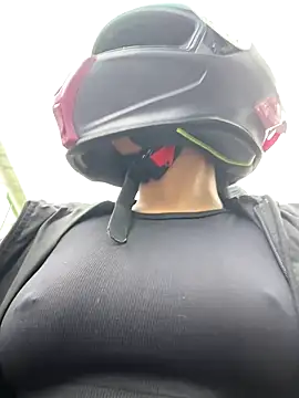 AlannaEvons online show from 10/16/25, 04:19