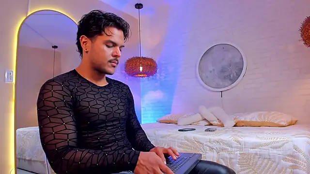 Snapshot of thiago_mercer chatting on 11/04/25, 10:03 thiago mercer online show from 11/04/25, 10:03