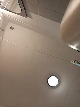 Snapshot of krysztalowy chatting on 10/25/25, 07:38 krysztalowy online show from 10/25/25, 07:38