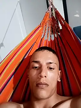 Snapshot of wwwww143 chatting on 11/20/25, 10:04 wwwww143 online show from 11/20/25, 10:04