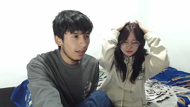 Snapshot of CurseLovers28 chatting on 11/30/25, 04:27 CurseLovers28 online show from 11/30/25, 04:27