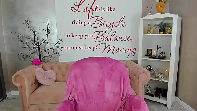 ReynaTheVixen online show from 10/25/25, 04:57