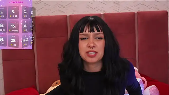 CoralineSky online show from 10/04/25, 08:12