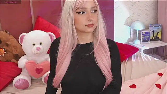 CoralineSky online show from 10/05/25, 08:51