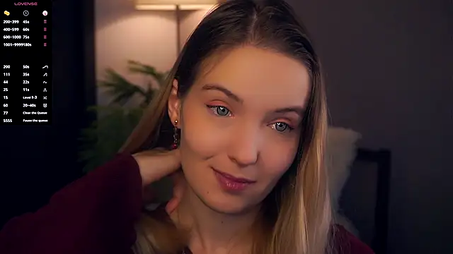 Snapshot of HongTomczak chatting on 10/22/25, 06:13 HongTomczak online show from 10/22/25, 06:13