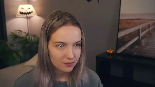 Snapshot of HongTomczak chatting on 11/13/25, 07:18 HongTomczak online show from 11/13/25, 07:18