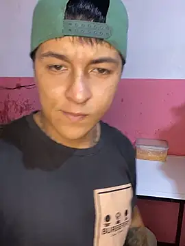 Snapshot of Jrivera22 chatting on 10/29/25, 11:28 Jrivera22 online show from 10/29/25, 11:28