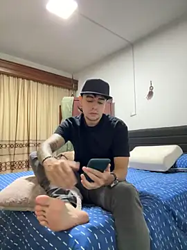 Snapshot of Jaguer2213 chatting on 09/20/25, 01:50 Jaguer2213 online show from 09/20/25, 01:50